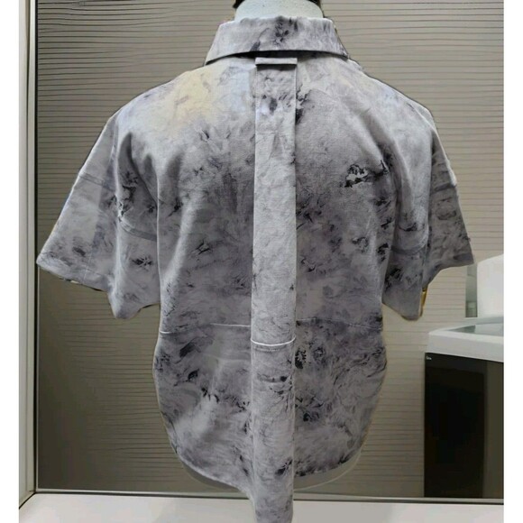 Lululemon Women's Full Day Ahead Shirt Size 2 Button Short Sleeve Rhino Gray - Picture 4 of 9